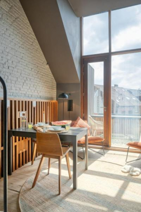 Serene Studio Oasis with Balcony in Ghent